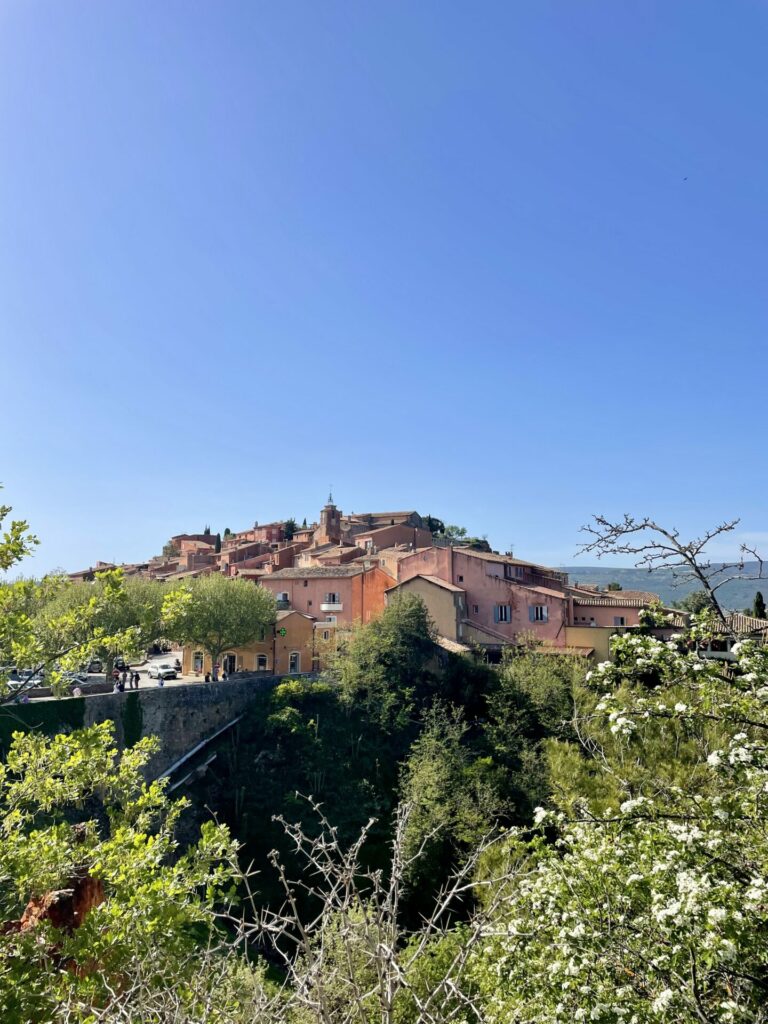 Landschaft Roussillon Provence Reiseuhu