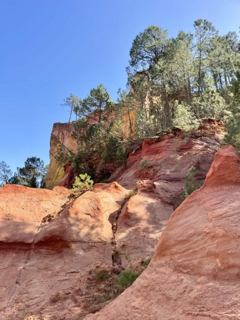 Rote Felsen Roussillon Provence Reiseuhu