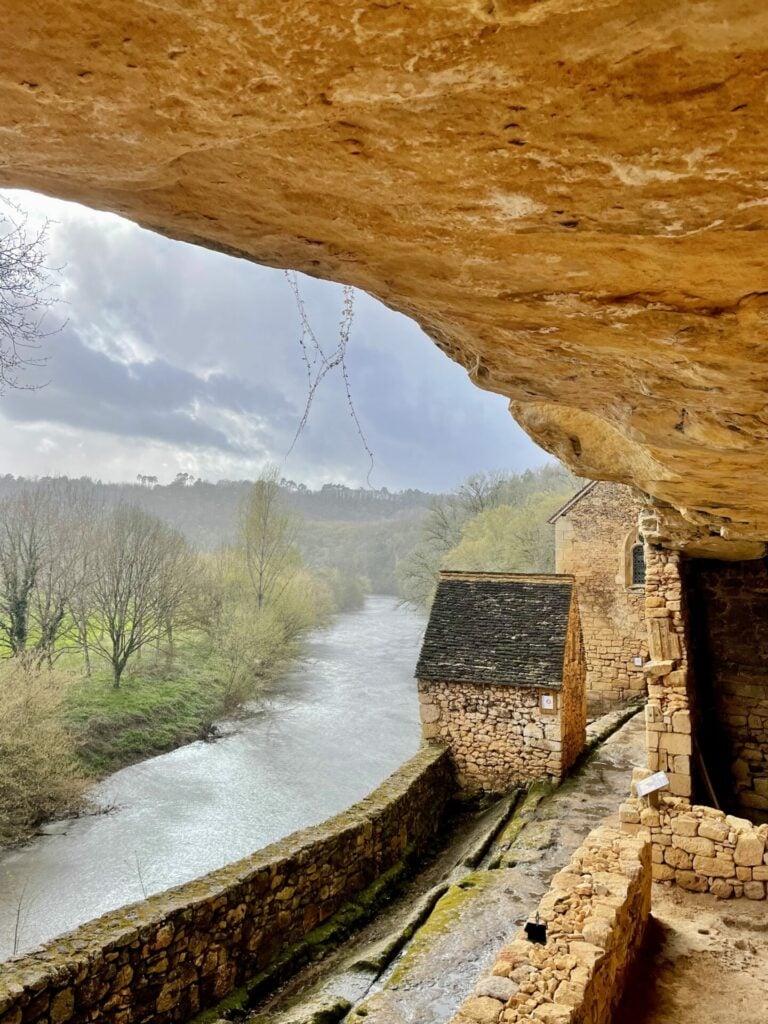 Höhlendorf La Madeleine Dordogne Frankreich Reiseuhu