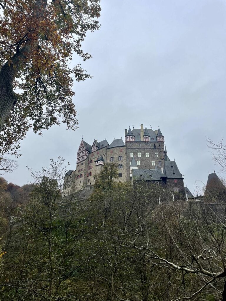 Burg Eltz Natur Reiseuhu