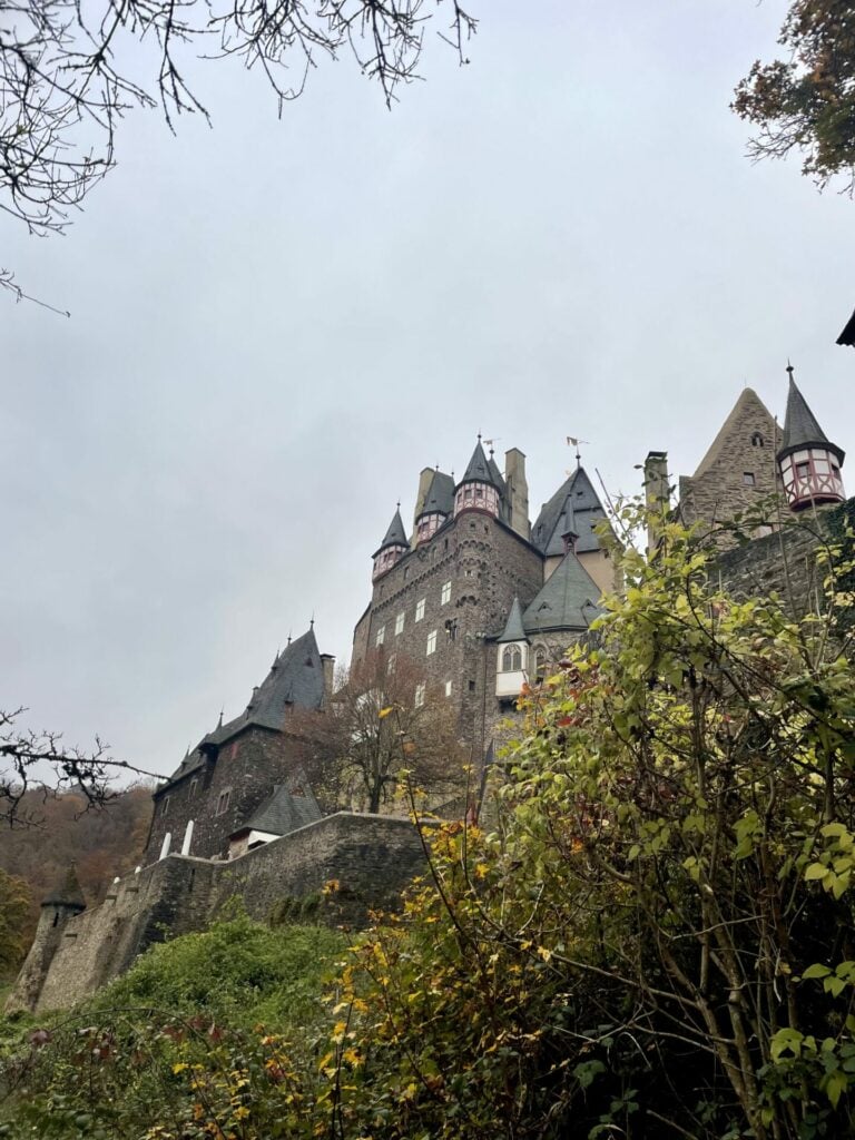 Burg Eltz Umgebung Reiseuhu