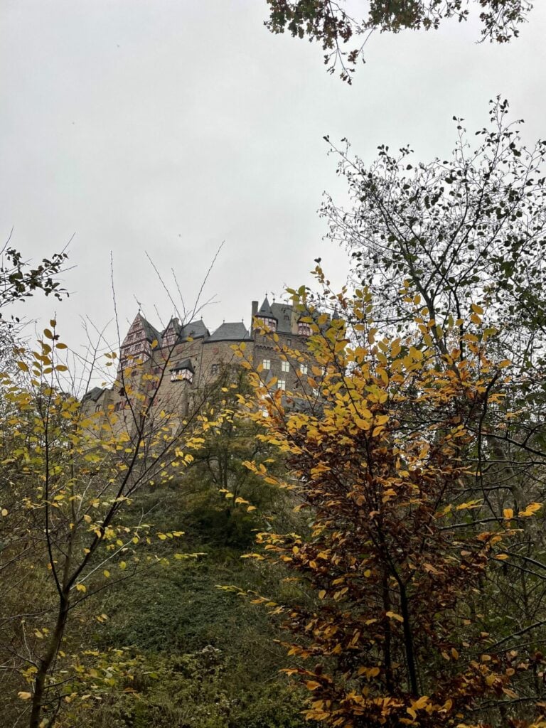 Herbst Burg Eltz Reiseuhu