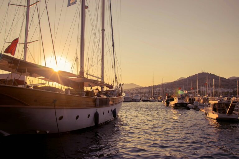 Türkei, Bodrum-Halbinsel, Hafen mit Booten
