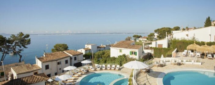 Mallorca Kurzurlaub: 1 Woche im strandnahen top Hotel mit Frühstück & Flug ab 576€ p.P. im DZ