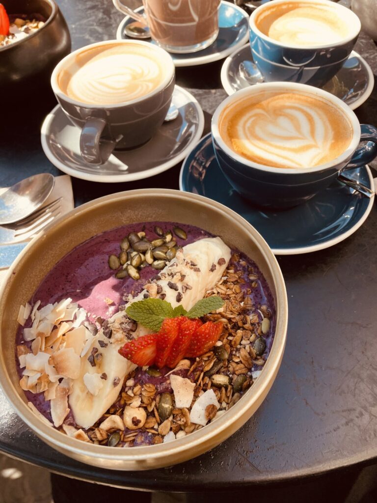 Barcelona, Açaí Bowl bei LULU & FLYN