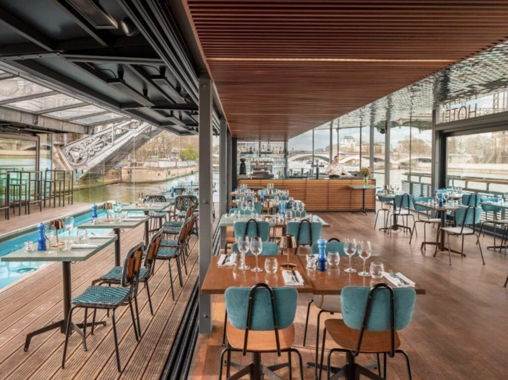 Paris Kurzreise: auf der Seine schwimmendes 4* Hotel ab 74€ p.P. (DZ)