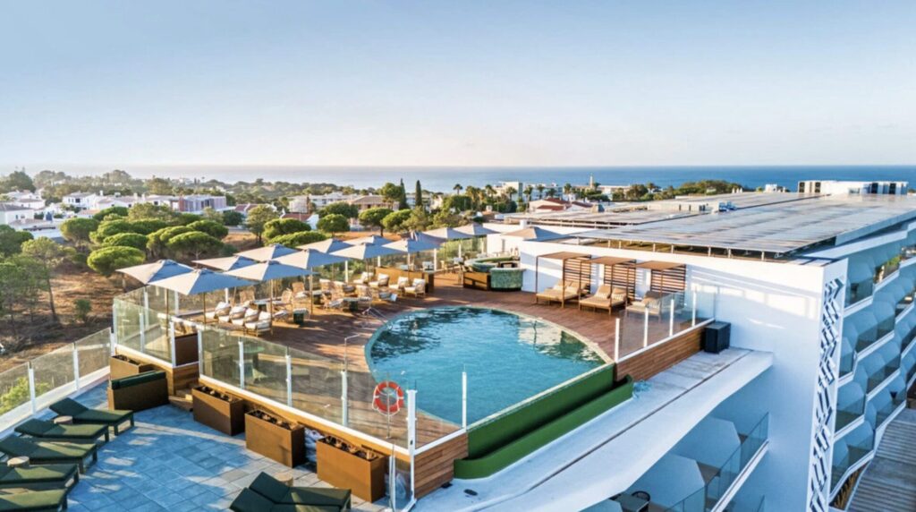 Kurztrip Algarve: 1 Woche mit Flug, Transfer & Frühstück ab 508€ p.P.