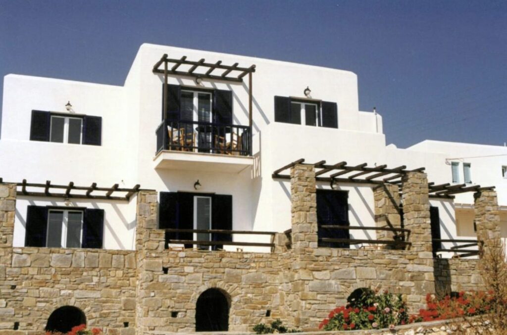 Paros Urlaub: 1 Woche Griechenland mit Hotel, Flug und Frühstück ab 598€ p.P.