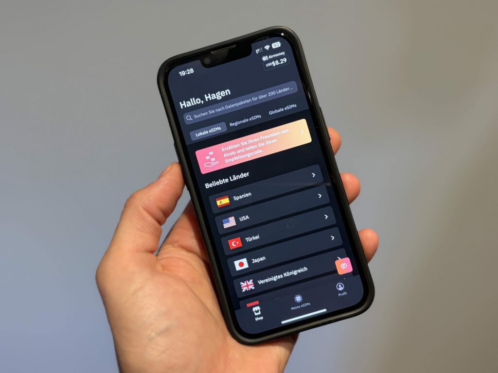 Bei einem Türkeiurlaub spart man mit einer eSIM-Karte Roaming-Gebühren