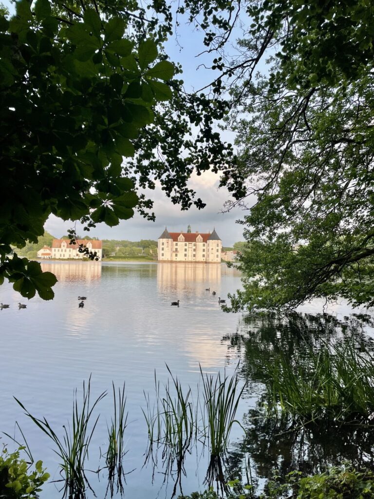 schloss glücksburg ostsee reiseuhu