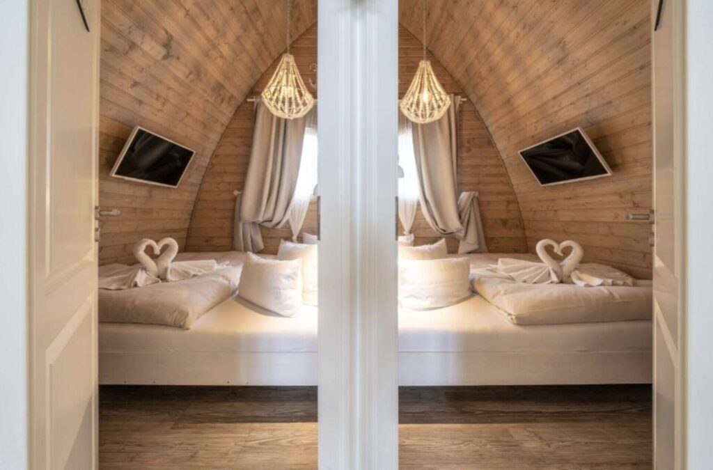 Sachsen Anhalt Kurzurlaub: Iglu auf dem Wasser mit Schwan Tretboot ab 42€ p.P. (bei 4 Leuten)