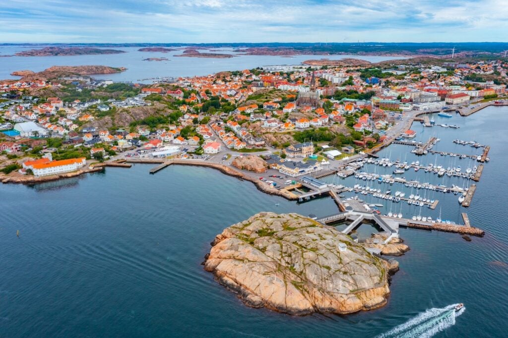 Schweden, Rundblick über der Stadt Lysekil