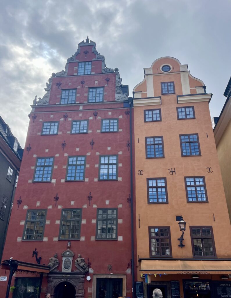 ⁨stortorget stockholm schweden reiseuhu⁩