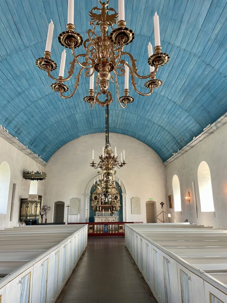 vikens kirche schweden reiseuhu
