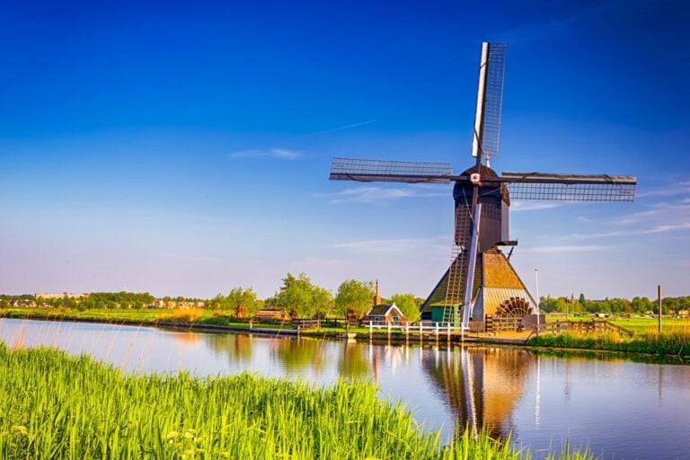 Traveling,In,The,Netherlands.,View,Of,Traditional,Romantic,Dutch,Windmills