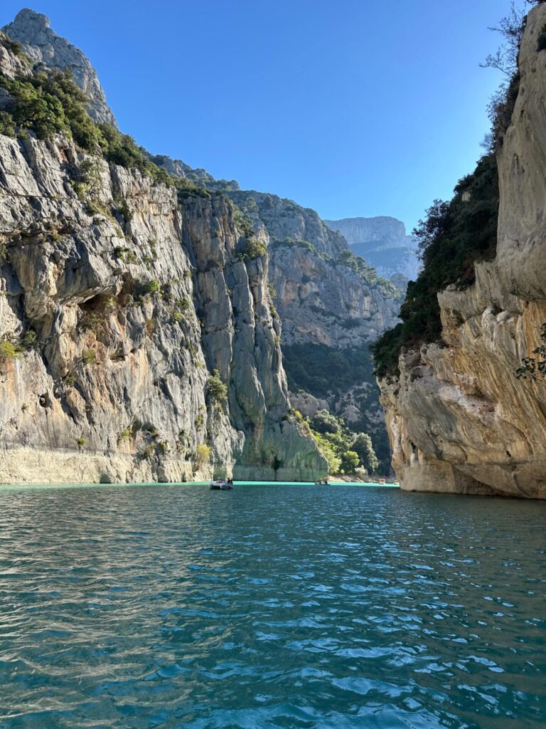 Frankreich, Provence, Erkundung der Verdonschlucht mit einem Tretboot