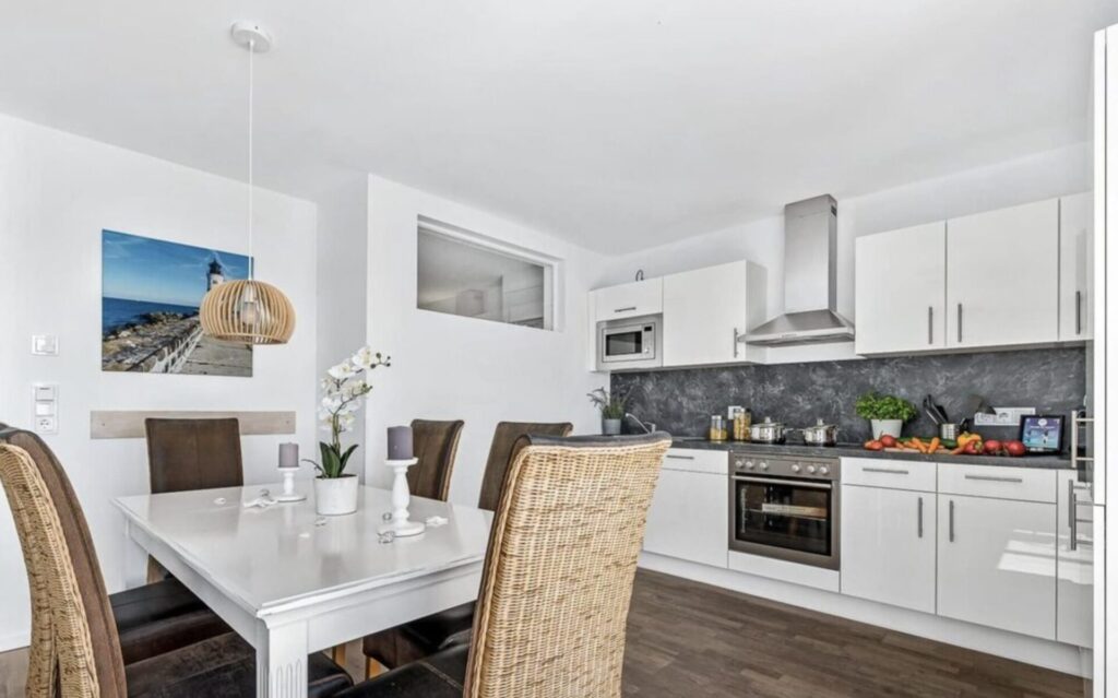 Luxus an der Ostsee: 4 Tage direkt am Wasser mit Privatstrand, Sauna & Whirlpool ab 200€ p.P. (bei 4 Leuten)