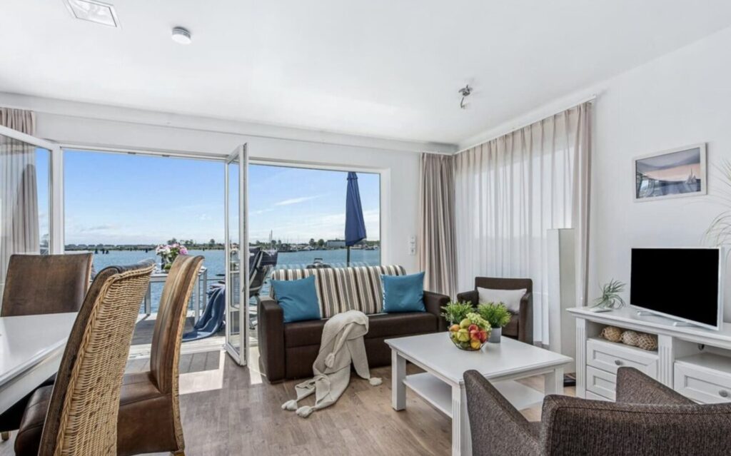 Luxus an der Ostsee: 4 Tage direkt am Wasser mit Privatstrand, Sauna & Whirlpool ab 200€ p.P. (bei 4 Leuten)