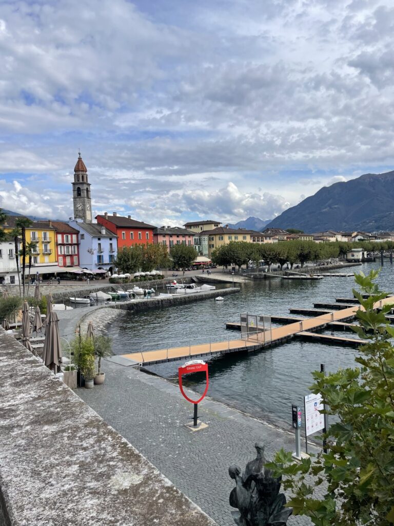 Schweiz, Tessin, Promenade in Ascona