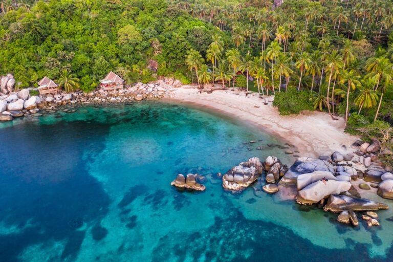 Thailand, Küstenlinie auf der Insel Koh Tao