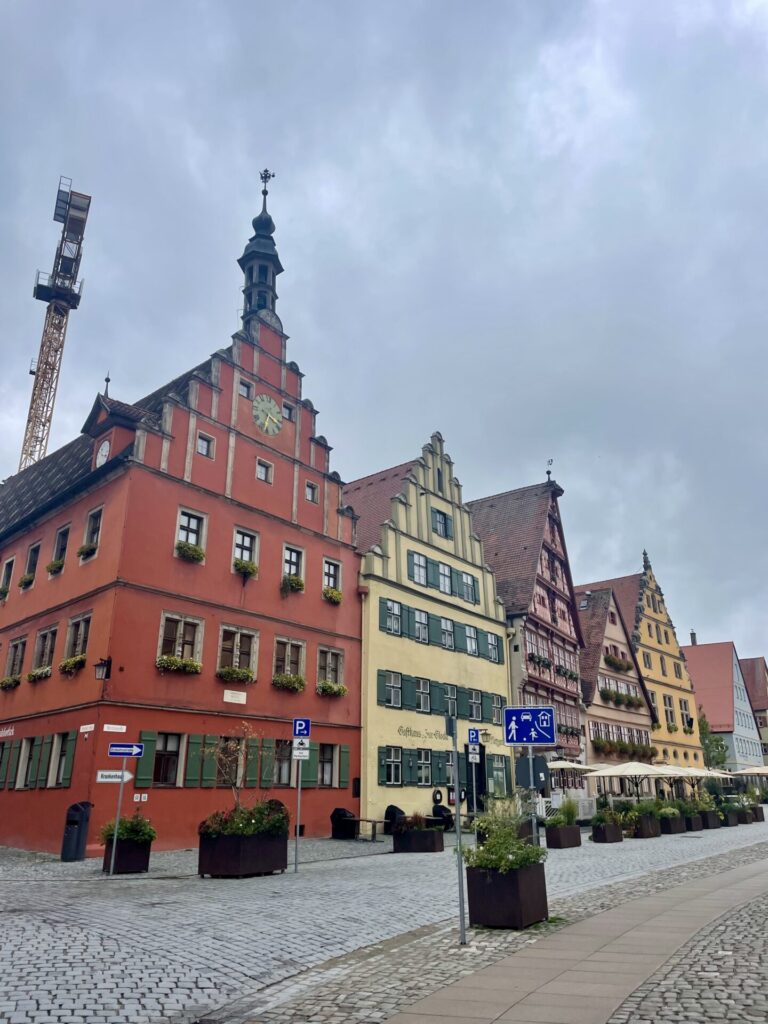 bunte häuser dinkelsbühl reiseuhu