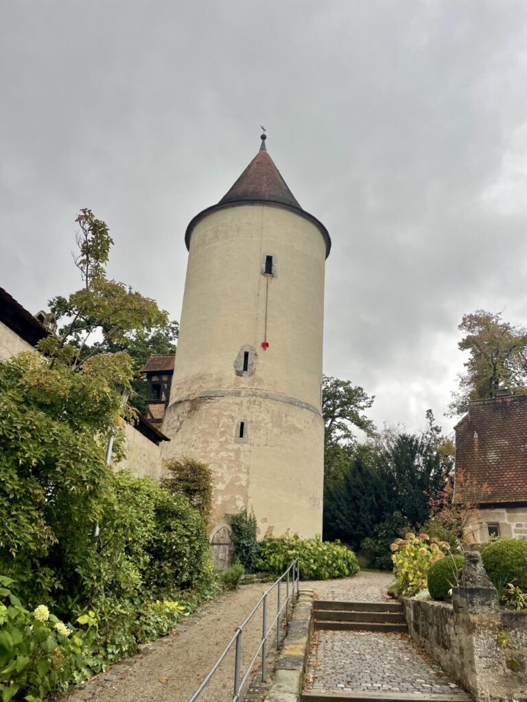 historischer turm dinkelsbühl reisehuhu