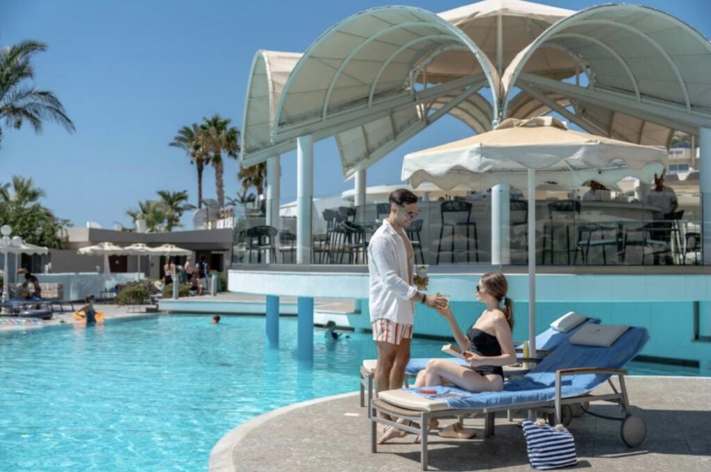 Rhodos mit Flug und Hotel: 1 Woche im 5* Hotel inkl. Halbpension ab 629€ p.P. (DZ)