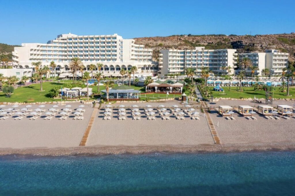 Rhodos mit Flug und Hotel: 1 Woche im 5* Hotel inkl. Halbpension ab 629€ p.P. (DZ)