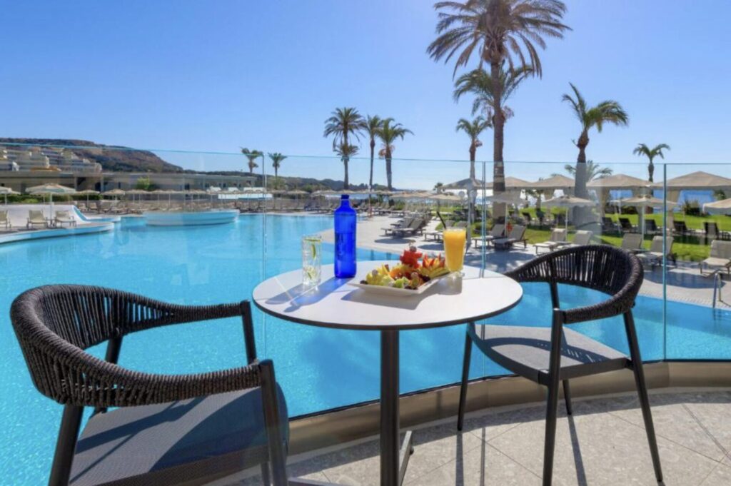 Rhodos mit Flug und Hotel: 1 Woche im 5* Hotel inkl. Halbpension ab 629€ p.P. (DZ)