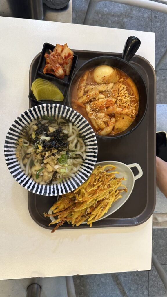 Südkorea, Essen in Seoul - Udon Nudeln und Tteokbokki Ramen