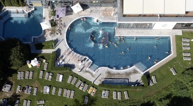 Auszeit in Baden Württemberg: 4* Hotel inkl. Frühstück & Eintritt in die AlbThermen ab 45€ p.P. (DZ)