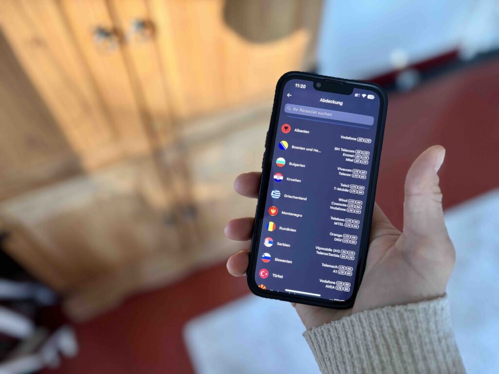 Bei einer Rundreise durch den Balkan ist eine eSIM besonders nützlich. Praktisch ist, dass man mit bestimmten eSIMs gleich mehrere Länder auf einmal abdeckt.