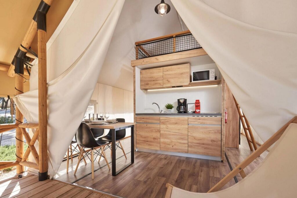 Glamping in den Niederlanden: 5 Tage im Glampingzelt am Strand ab 94€ p.P. (bei Vollbelegung)