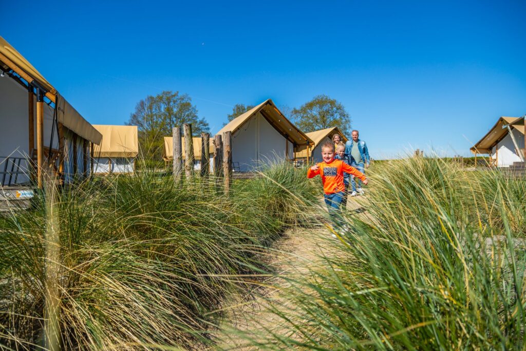 Glamping in den Niederlanden: 5 Tage im Glampingzelt am Strand ab 94€ p.P. (bei Vollbelegung)