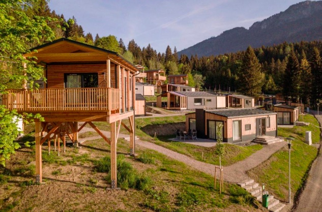 Urlaub im Chalet: 3 Tage in Österreich ab 156€ p.P. (bei 2 Leuten) im Baumhaus