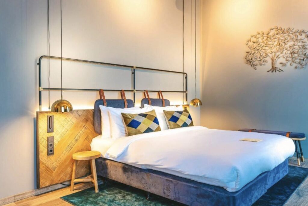 Amsterdam Hotel Schnäppchen: 4* Hotel mit Bar im 10. Stock samt Ausblick aufs Wasser ab 39€ p.P. (DZ)