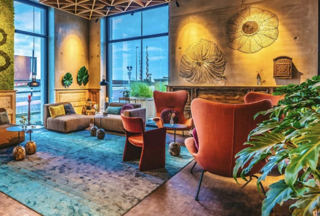 Amsterdam Hotel Schnäppchen: 4* Hotel mit Bar im 10. Stock samt Ausblick aufs Wasser ab 39€ p.P. (DZ)