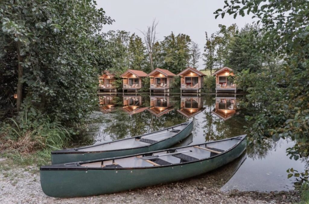 Baumhaushotel in Bayern: Übernachtung in der Natur in der See Lodge mit Frühstück ab 123€ p.P.