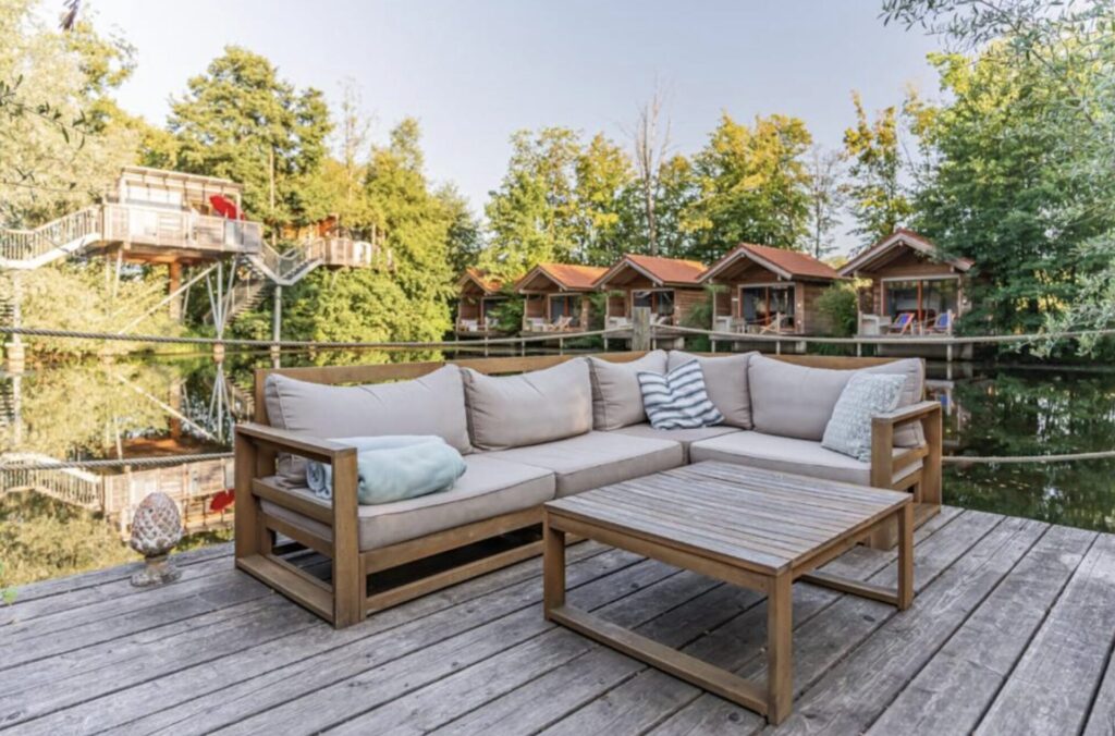 Baumhaushotel in Bayern: Übernachtung in der Natur in der See Lodge mit Frühstück ab 123€ p.P.