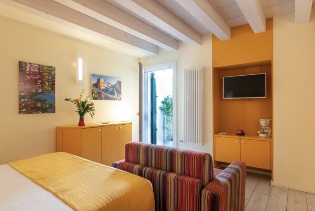 Geheimtipp Burano: 3 Tage in Italiens bunter Stadt im pinken Ferienhaus ab 94€ p.P.