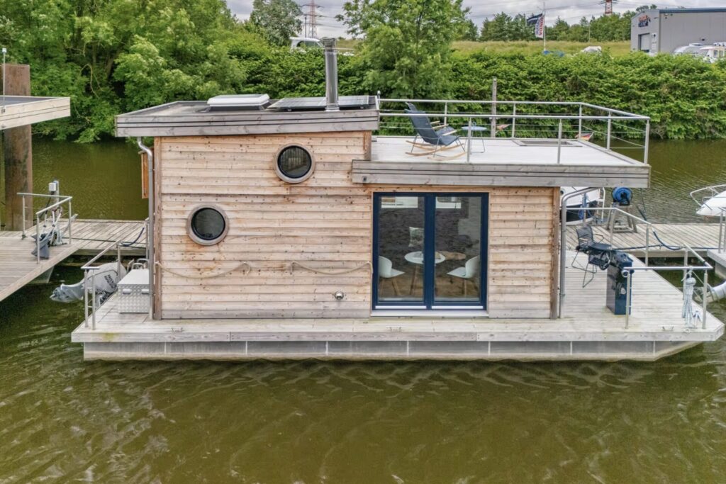 Hausboot in Hamburg: 3 Tage ab 131€ p.P. (bei 4 Leuten)