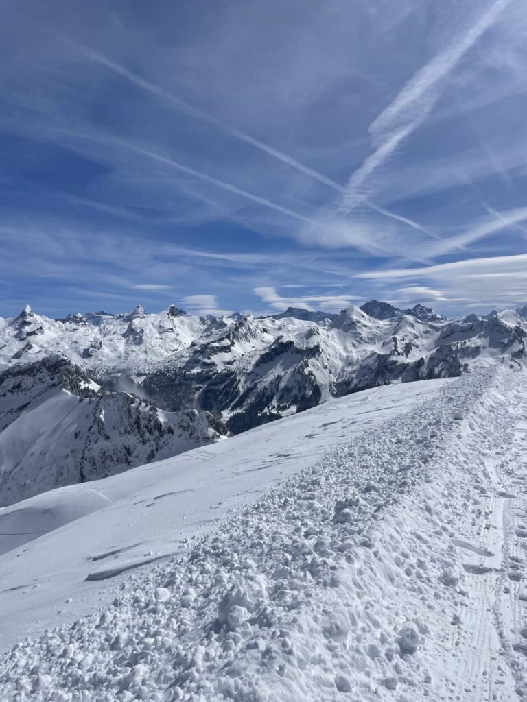 Schweiz, Ausblick auf die Schweizer Berge vom Fronalpstock, einem Berg im Kanton Schwyz