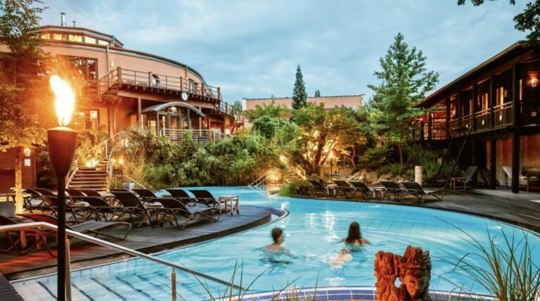 Wellness Auszeit in der Bali Therme: Hotel und Tagesticket ab 90€ p.P. (DZ) // als Gutschein 99€ p.P.