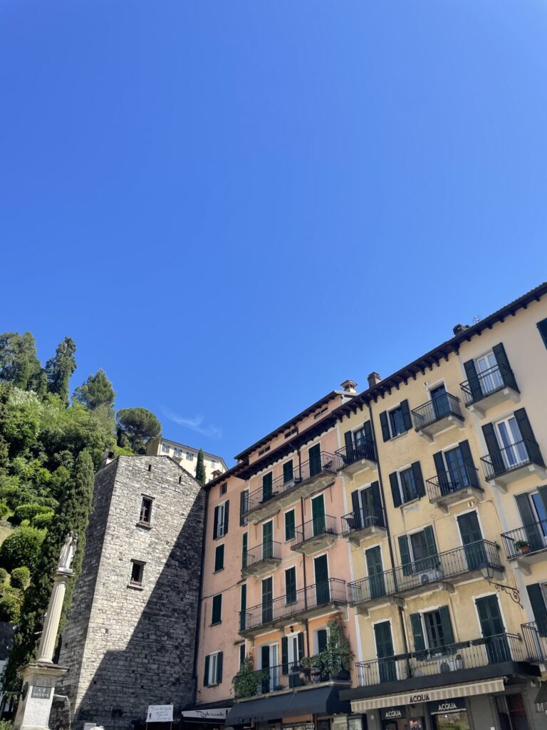 Italien, Comer See, Kulissen im Ort Bellagio