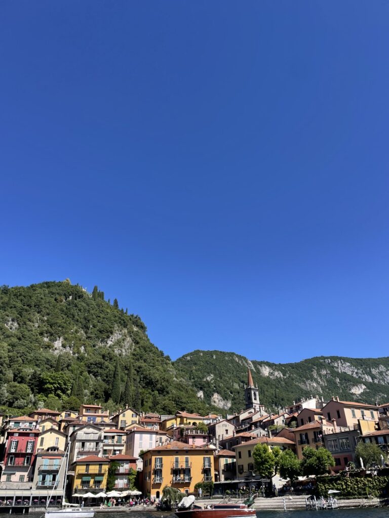 Italien, Comer See, Blick auf den Ort Varenna