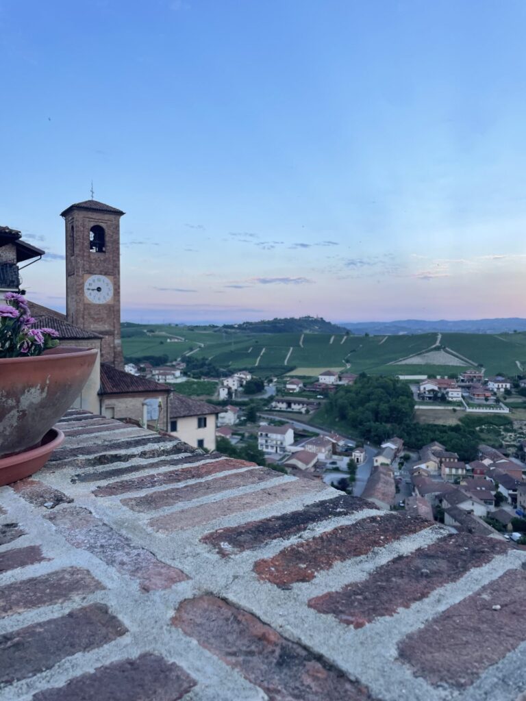 Italien, Piemont, Ort Castellinaldo in der Weinregion Roero